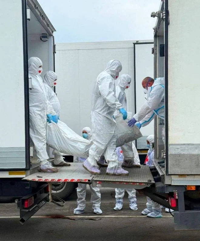 Moscow also handed over the bodies of their own soldiers in the exchange of corpses?