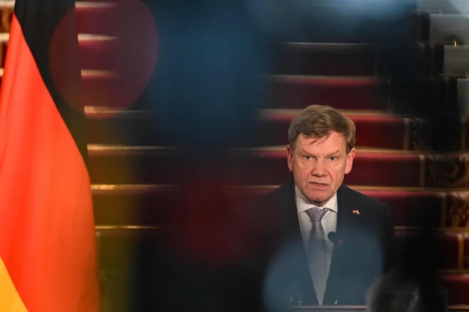 Nemški zunanji minister Johann Wadephul je kot pogoj za pogajanja med Iranom in Izraelom navedel zavezo Irana, da se bo odpovedal jedrskemu orožju. FOTO: Khaled Desouki/AFP