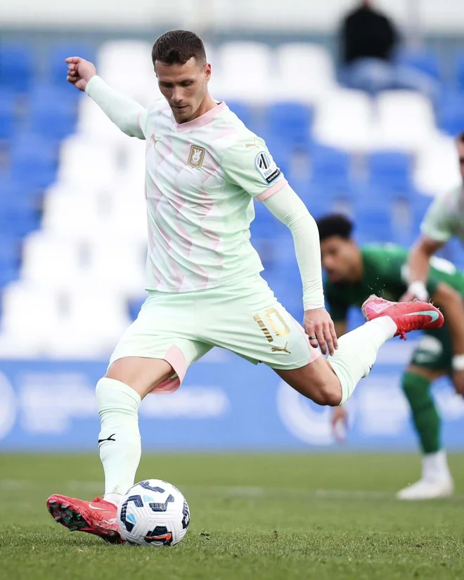 Florucz is sitting to the champion for record compensation, is a record for a record? (Video)