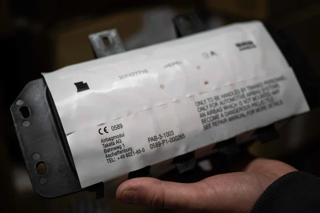 Težave z zračnimi blazinami nekdanje japonske družbe Takata še kar trajajo.

 FOTO: Sebastien Bozon/AFP 