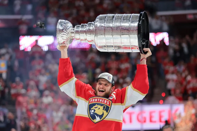 Finski zvezdnik Aleksander Barkov je kot prvi evropski kapetan popeljal svoje moštvo do dveh naslovov prvaka v NHL. FOTO: Sam Navarro/Reuters