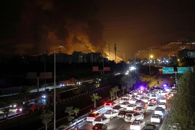 Noč, ko je Trump pozval ljudi, da zapustijo teheran. FOTO: Atta Kenare/AFP