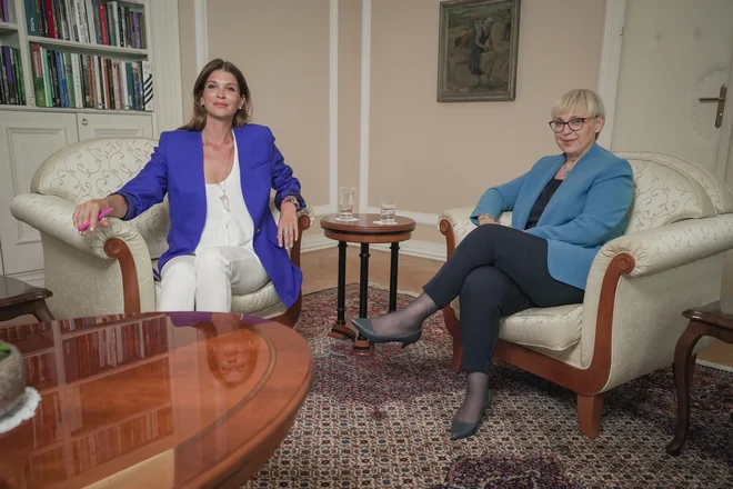 V podkastu Supermoč je slovenska predsednica dr. Nataša Pirc Musar spregovorila o odgovornosti, ranljivosti, pogumu in prihodnosti, ki si jo zaslužimo FOTO: Luka Maček