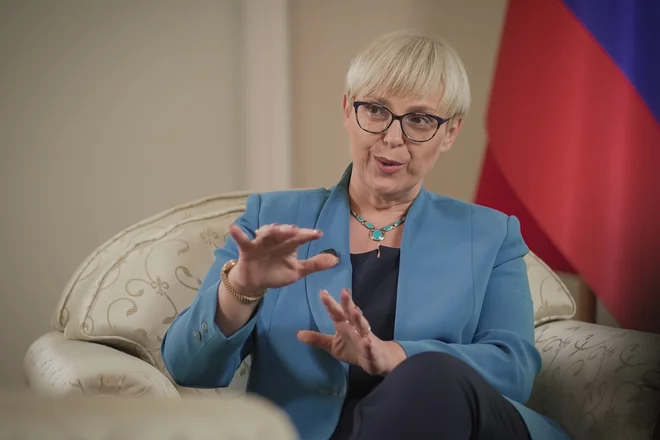 »Na mladih svet stoji? Ne. Na nas danes stoji svet, da bodo imeli mladi jutri boljše pogoje,« je dejala predsednica Slovenije. FOTO: Luka Maček