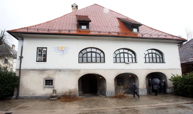 Ena najpomembnejših stavb na Vrhniki je Lavrenčičeva hiša ali stara pošta, kjer je leta 1728 prenočil sam cesar Karel VI. FOTO: Igor Modic