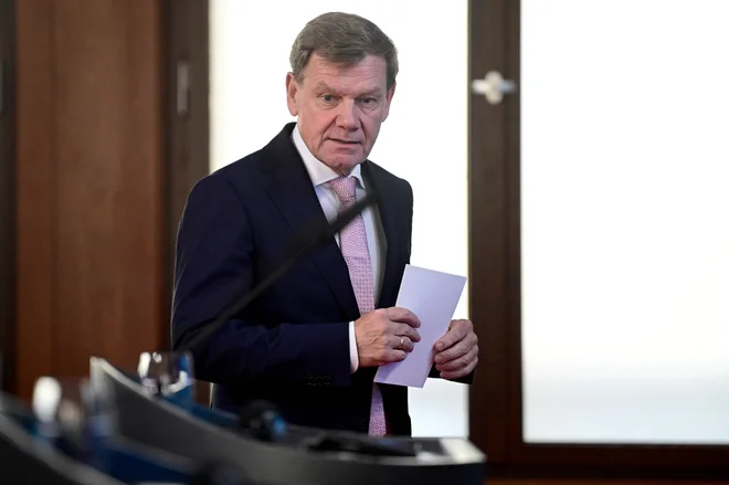 Zunanji minister Johann Wadephul se bo danes srečal z iranskim zunanjim ministrom Abasom Arakčijem. Cilj pogovorov je doseči diplomatsko rešitev konflikta z Izraelom. Nemčija vztraja, da se bo Iran odpovedal jedrskemu orožju. FOTO: John Macdougall/AFP