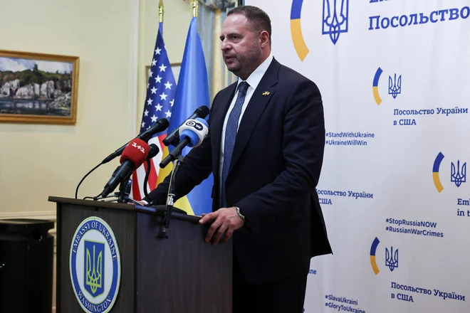 Andriju Jermaku očitajo, da ni sposoben krmariti po notranjih vodah washingtonskega establišmenta na Kapitolu. FOTO: Anna Rose Layden/Reuters