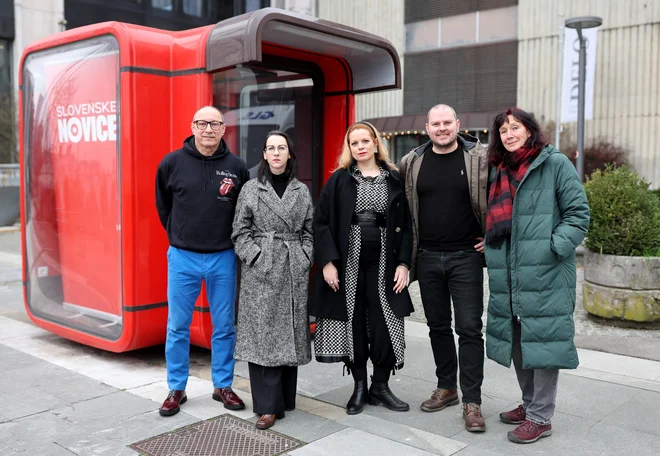 Žirija (z leve): Igor Bratož, Kristina Kočan, Tanja Petrič, Igor Žunkovič, Seta Knop FOTO: Blaž Samec/Delo