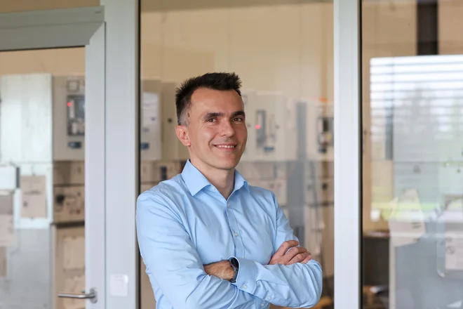 Stabilnost sistema je najpomembnejša naloga, opozarja Milan Dobrić. FOTO: Matej Družnik/Delo