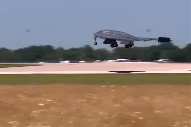 S temu bombnikom B-2 z radarsko prikritostjo so ZDA v soboto izvedle napade na ključna iranska jedrska oporišča. FOTO: Reuters