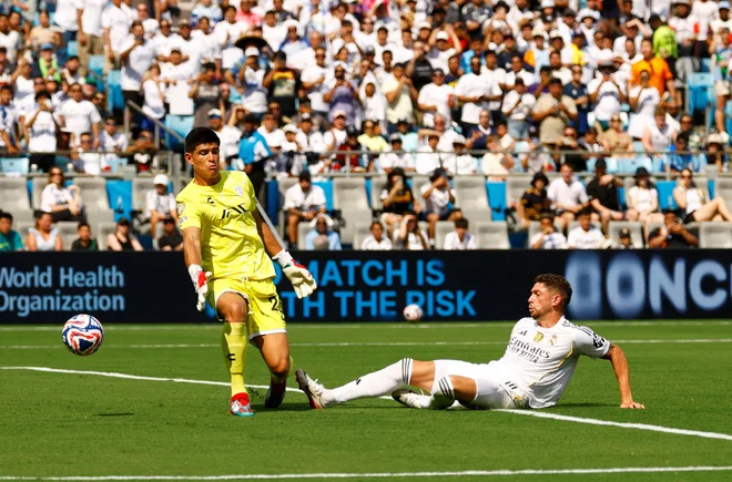 Real Madrid je z igralcem manj premagal mehiško Pachuco. Federico Valverde je dosegel tretji gol za Madridčane. FOTO: Susana Vera/Reuters