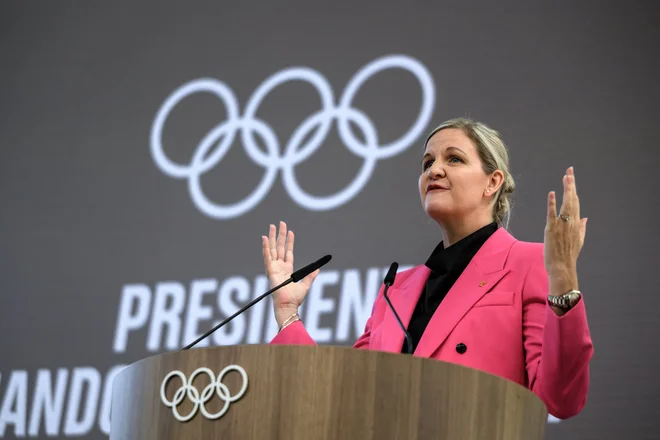 Kirsty Coventry je nagovorila udeležence. FOTO: Fabrice Coffrini/AFP