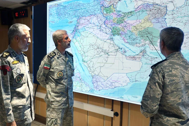 Iran je dan po bombardiranju svojih jedrskih objektov sprožil napade na ameriške vojaške baze v regiji. FOTO: Afp