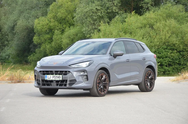 Cupra terramar s svojo podobo izstopa iz velike množice športnih terencev. FOTO: Gašper Boncelj