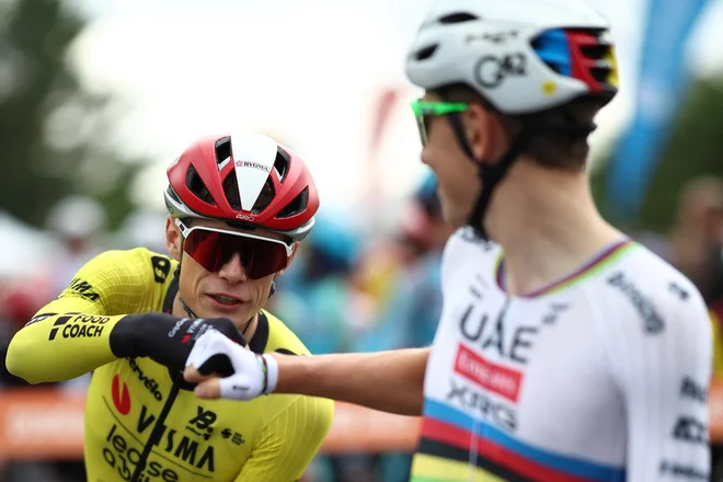 Tadej Pogačar in Jonas Vingegaard sta tekmeca in prijatelja. FOTO: Anne-christine Poujoulat/AFP