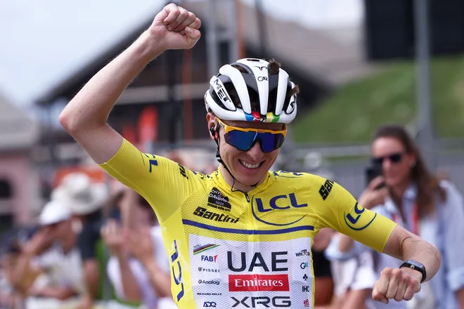 Prepričljiva zmaga na dirki po Dofineji je popotnica Tadeja Pogačarja za Tour de France. FOTO: Anne-Christine Poujoulat/AFP
