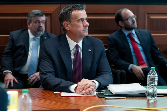 John Ratcliffe je izjavil, da bo obnova iranskih jedrskih objektov trajala več let. FOTO: Daniel Torok/Reuters