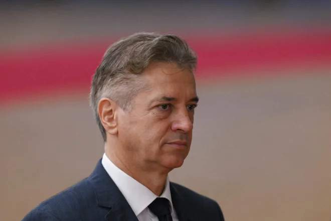 Golob je včeraj očital koalicijskima partnerjema piar igre. FOTO: Nicolas Tucat/AFP
