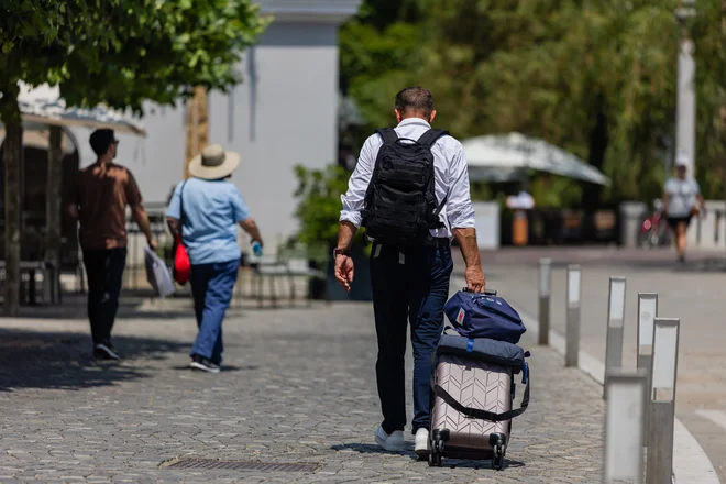 V Ljubljani bodo upoštevali predlog 60 dni od 1. julija do 1. septembra, ker je takrat v mestu največ turistov in ker ni študentov, pravi župan. Foto Črt Piksi