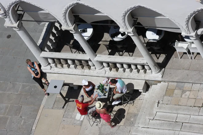 Kavarna Loggia. FOTO: Boris Šuligoj