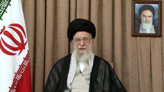 Govor je potekal z neznane lokacije – Hamenej je bil zadnje dni zunaj javnosti, domnevno v zaklonišču. FOTO: Office of the Iranian Supreme/Reuters
