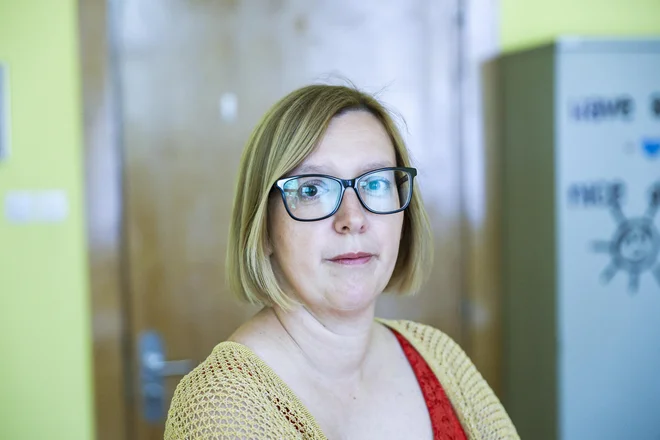 Nina Bradić: »Otrokom želim, da si med počitnicami naberejo novih moči, nove energije. Hkrati pa, da bi v obilici prostega časa našli tudi čas za branje, družino in svoje najbližje.« FOTO: Jože Suhadolnik/Delo