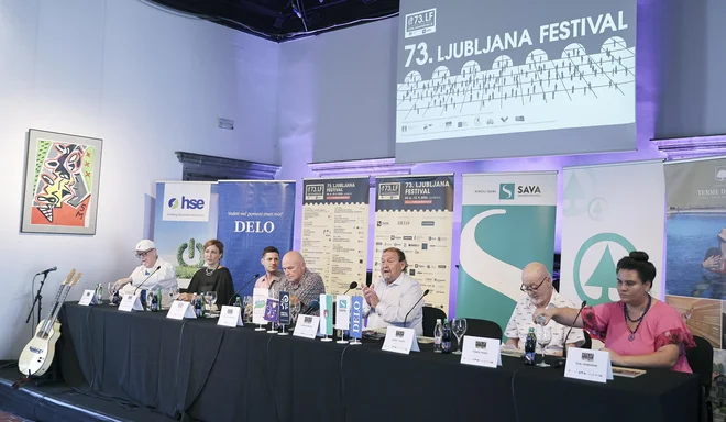 Tomaž Domicelj (na fotografiji skrajno levo) bo izvedel svoj osmi koncert v okviru Ljubljana Festivala. FOTO: Jože Suhadolnik/Delo