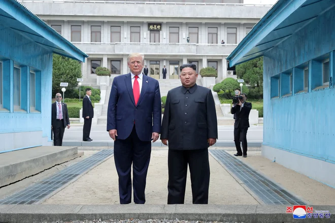 Korejski polotok 72 let po premirju ostaja razdeljen po istem 38. vzporedniku. FOTO: KCNA/Reuters