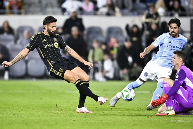 Olivier Giroud (levo) ni dolgo zdržal v ZDA pri Los Angdeles FC, po letu dni se bo vrnil v Evropo. FOTO: Kelvin Kuo/Imagn Images Via Reuters Connect