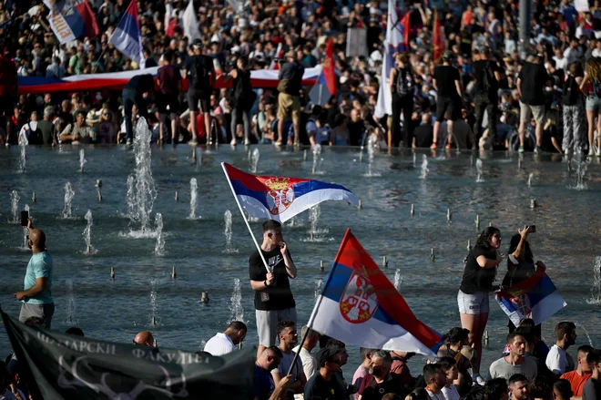 Protest poteka na sbrski državni praznik. FOTO: Oliver Bunić/AFP