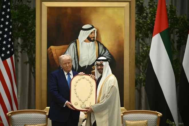 Bela hiša že na veliko načrtuje Trumpovo pot na Kitajsko, ki bo nekaj podobnega kot predsednikov majski obisk Savdske Arabije. FOTO: Brendan Smialowski/AFP