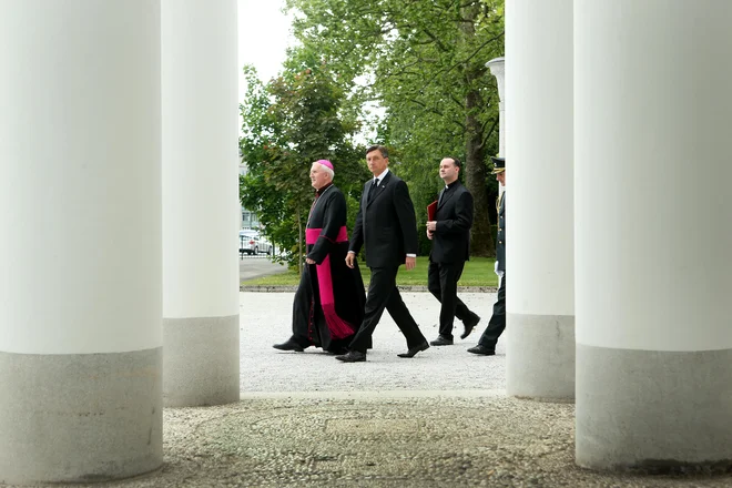 Ob obeležju so bili govori z molitvijo in častno stražo – med govorniki je bil tudi predsednik države Borut Pahor. FOTO: Uroš Hočevar/Delo