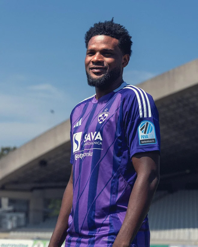 Odlični Ganec Benjamin Tetteh je predsednikovo darilo za navijače. FOTO: NK Maribor