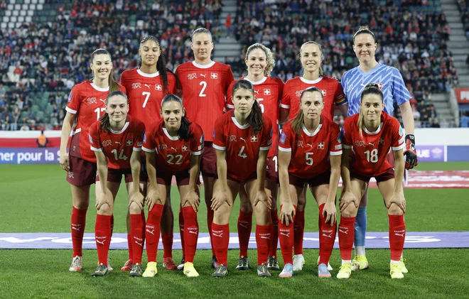 Švicarska reprezentanca se bo jutri pomerila z izbrano vrsto Norveške. FOTO: Stefan Wermuth/Reuters