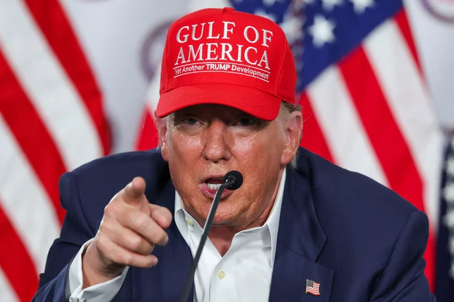 Trump je senatni uspeh pričakal v floridskem zaporu za ilegalne priseljence, obkroženem z aligatorji. Foto: Evelyn Hockstein/Reuters