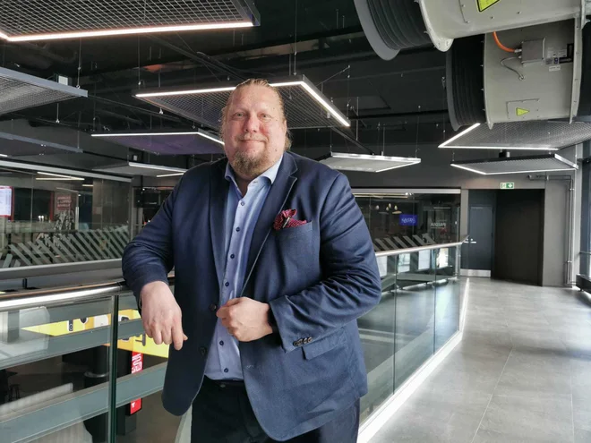 Pekka Abrahamsson raziskuje velike jezikovne modele v razvoju programske opreme za različna področja.
FOTO: Saša Senica


 
