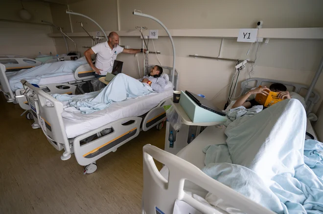 Pogovori so dovoljeni, vstajanje pa ne, niti za stranišče FOTO: ZRC Koper