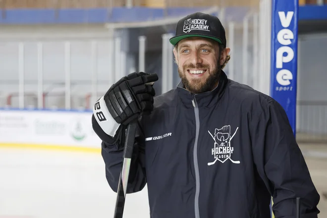 Anže Kopitar na Bledu vedno znova uživa. FOTOGRAFIJE: Leon Vidic/Delo