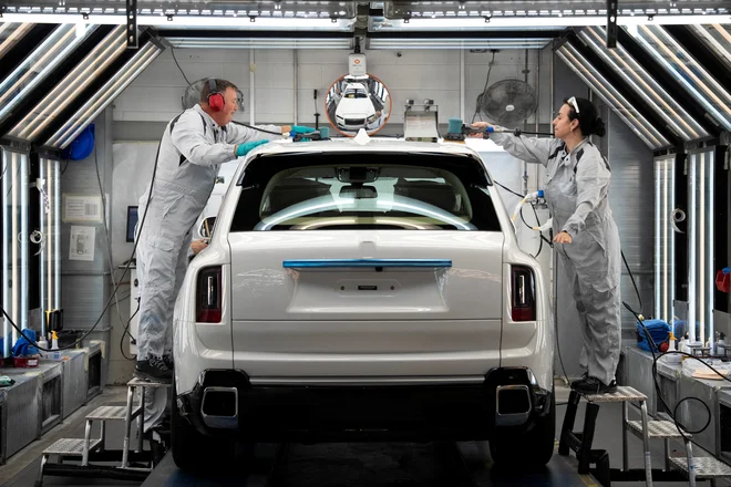 Rolls-Royce je eno od podjetij, v katerem si obetajo veliko pozitivnih učinkov nove industrijske strategije. FOTO: Carlos Jasso/Reuters