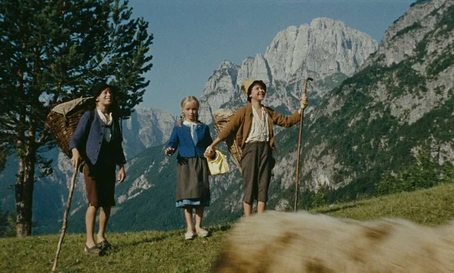 Srečno Kekec je prvi slovenski barvni igrani celovečerni film; kot pravi Ženja Leiler, direktor fotografije Ivan Marinček ni prav nič skoparil z močnimi barvami in kontrasti, kot bi hotel nadoknaditi zamujeno. Foto arhiv Slovenskega filmskega centra