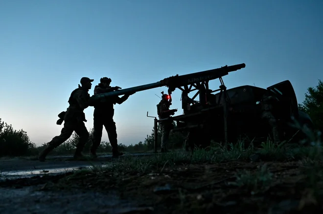 Ukrajina se boji, da bo zaradi omejitve pošiljanja sodobne ameriške oborožitve vse težje odvračala sovražnika. FOTO: Dmyiro Smoljenko Nurphoto/Afp