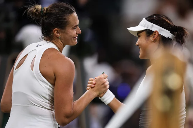 Arina Sabalenka se je namučila z Emmo Raducanu. FOTO: Henry Nicholls/AFP