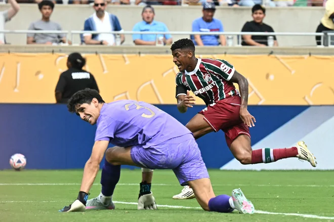 Hercules je z zadetkom v polfinale popeljal Fluminense. FOTO Paul Ellis/AFP
