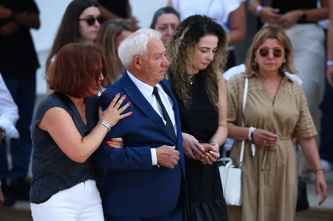 Stari oče Dioga Jote in Andreja Silve je bil prisoten. FOTO: Pedro Nunes/Reuters