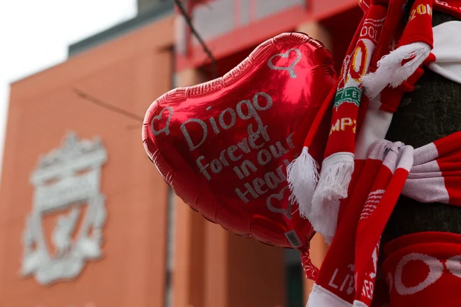 Pred štadionom Liverpoola. FOTO: Temilade Adelaja/Reuters