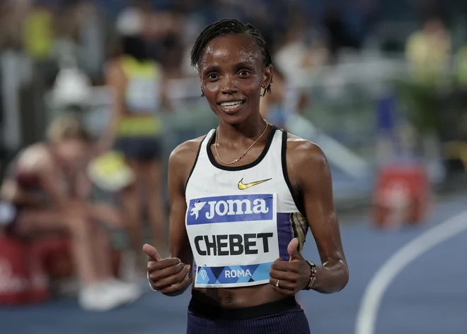 Beatrice Chebet premika mejnike. FOTO: Remo Casilli/Reuters