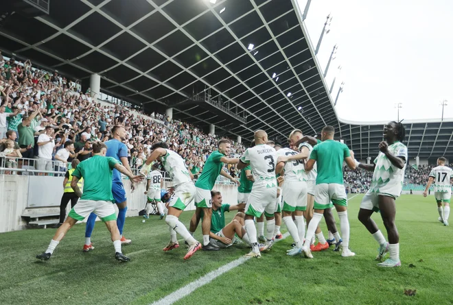 Nogometaši Olimpije so v minuli sezoni po najtežji poti ujeli konferenčno ligo, v tej upajo, da bodo naredili korak naprej in se uvrstili v evropsko ligo, morda tudi v ligo prvakov.
Foto Jože Suhadolnik