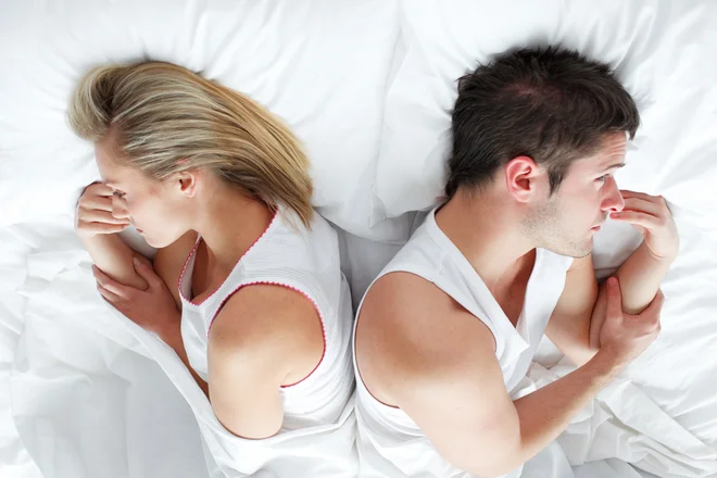 Ker so uporabniki interneta izpostavljeni pornografiji z najrazličnejšo nasilno vsebino, se s tem preoblikujejo tudi njihova pričakovanja o spolnosti. (Fotografija je simbolična.) FOTO: Shutterstock