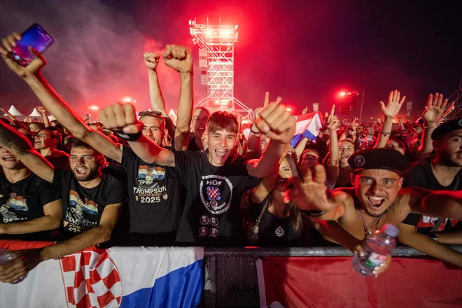 Na Thompsonov koncert je prišlo več kot 500.000 ljudi, kar ga uvršča med največje plačljive koncerte v celotni glasbeni sferi. FOTO: Damir Sencar/AFP