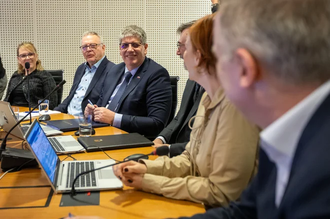 Boštjan Poklukar se bo obdržal predvsem zaradi neomajne podpore v Gibanju Svoboda. FOTO: Voranc Vogel/Delo